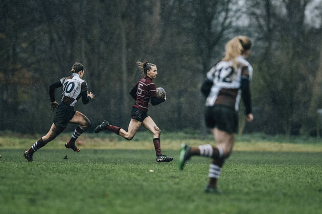 Köln, Rugby Park, 04.12.21: Featurebilder, Aktionsbilder, im Spiel der 1. Rugbyliga der Frauen RSV Köln vs. FC St. Pauli,
