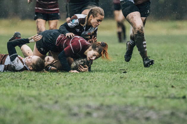 Köln, Rugby Park, 04.12.21: Featurebilder, Aktionsbilder, im Spiel der 1. Rugbyliga der Frauen RSV Köln vs. FC St. Pauli,