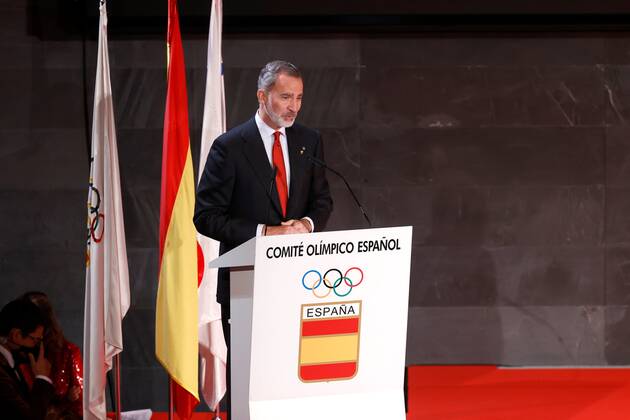Spain s King Felipe VI delivers a speech during the XVI Spanish Olympic Committee Annual Gala at the Spanish Olympic Committee (COE) in Madrid, Spain, 15 December 2021. XVI Spanish Olympic Committee Annual Gala !ACHTUNG: NUR REDAKTIONELLE NUTZUNG! Copyright: xJUANJOxMARTINx(es-ES)x GRAF6147 20211215-fd6bb21805844d0c58af94cc1234b5f9957a3407