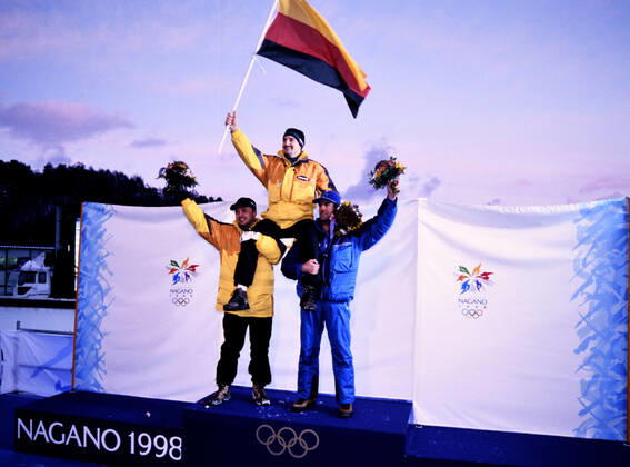 HACKL Georg Team GER Rodeln Olympiasieger mit MUELLER Jens und ZOEGGELER Armin Olympische Winterspiele 1998 in Nagano Japan vom 07. - 22. 02 1998 am 9. 02.1998 in Nagano