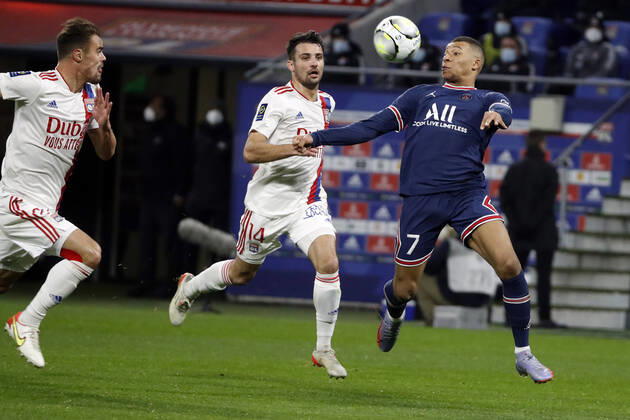 Bilder des Jahres 2022, Sport 01 Januar Sport Themen der Woche KW01 Kyllian Mbappe PSG FOOTBALL : Olympique Lyonnais (OL) vs Paris Saint Germain (PSG) - ligue1 ubereats - J20 - Lyon - 09 01 2022 StephanePillaud Panoramic 