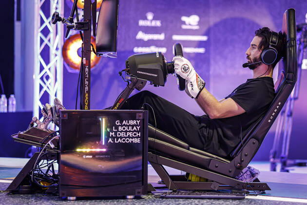 Bilder des Jahres 2022, Sport 01 Januar Sport Themen der Woche KW02 Sport Bilder des Tages AUBRY GABRIEL (PRO) DUQUEINE PRIMA ESPORTS ORECA 07 LMP2 during the 24 Hours of Le Mans Virtual, 24 Heures du Mans Virtuelles, sim racing, from January 14 to 15 to 14, 2022 at paris, France - AUTO - 24 HOURS OF LE MANS VIRTUAL 2022 DPPI Panoramic  02722001__F1_7609