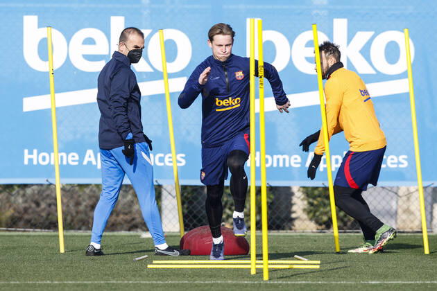 FC Barcelona, Barca Training Session Frenkie De Jong during the FC Barcelona training session previous at Copa del Rey match between Atletico de Bilbao at Ciutat Esportiva Joan Gamper on January 19, 2022 in Barcelona. Barcelona Spain Spain  Copyright: xXavierxBonillax originalFilename:bonilla-fcbarcel220119_np4t1