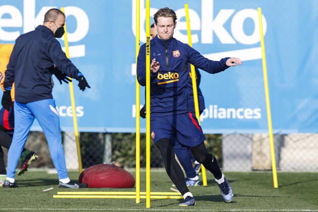 FC Barcelona, Barca Training Session Frenkie De Jong during the FC Barcelona training session previous at Copa del Rey match between Atletico de Bilbao at Ciutat Esportiva Joan Gamper on January 19, 2022 in Barcelona. Barcelona Spain Spain  Copyright: xXavierxBonillax originalFilename:bonilla-fcbarcel220119_npFqC