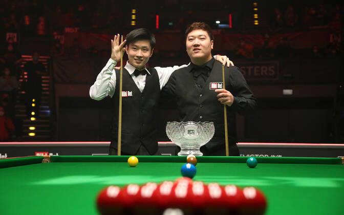 Bilder des Jahres 2022, Sport 01 Januar Sport Themen der Woche KW04 Sport Bilder des Tages Zhao Xintong (CHN), Yan Bingtao (CHN) Snooker Billard Finale Berlin German Masters im Tempodrom 30.01.2022