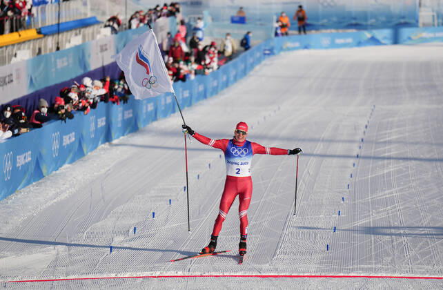 (220206) -- ZHANGJIAKOU, Feb. 6, 2022 -- Alexander Bolshunov of ROC reacts during Cross-Country Skiing Men s 15km + 15km Skiathlon at National Cross-Country Skiing Centre in Zhangjiakou, north China s Hebei Province, Feb. 6, 2022. ) (XHTP)(BEIJING2022)CHINA-ZHANGJIAKOU-OLYMPIC Winter games, Winterspiele,Spiele, Summer games CROSS-COUNTRY SKIING (CN) LiuxChan 