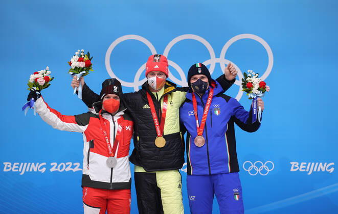 (220206) -- BEIJING, Feb. 6, 2022 -- Gold medalist Germany s Johannes Ludwig (C), silver medallist Austria s Wolfgang Kindl (L) and bronze medallist Italy s Dominik Fischnaller celebrate during the awarding ceremony after Men s Singles Run of luge event at the Yanqing National Sliding Centre in Yanqing district of Beijing, capital of China, Feb. 6, 2022. ) (BEIJING2022)CHINA-BEIJING-YANQING-OLYMPIC Winter games, Winterspiele,Spiele, Summer games LUGE-MEN S SINGLES-FINAL(CN) YaoxJianfeng 