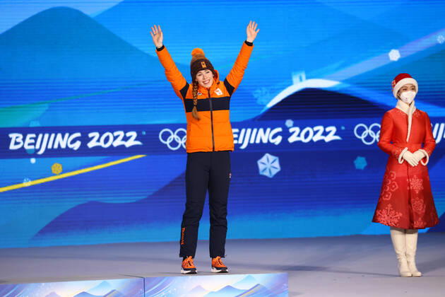 Antoinette De Jong (NED), FEBRUARY 8, 2022 - Speed skating, Eisschnelllauf : Women s 1500m Medal Ceremony during the Beijing 2022 Olympic Winter games, Winterspiele,Spiele, Summer games at Beijing Medal Plaza in Beijing, China.  (180189822)