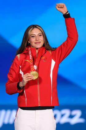 BEIJING, CHINA - FEBRUARY 08: Gold medallist Ailing Eileen Gu of Team China poses with her medal during the Women s Freestyle Skiing Freeski Big Air medal ceremony on Day 4 of the Beijing 2022 Winter Olympic Games, Olympische Spiele, Olympia, OS at Beijing Medal Plaza on February 8, 2022 in Beijing, China.  Copyright: xVCGx CFP111368334320 