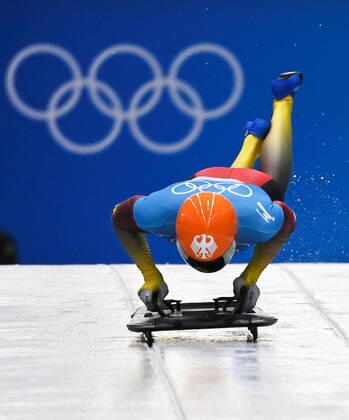 Bilder des Jahres 2022, Sport 02 Februar Sport Themen der Woche KW06 (220210) -- BEIJING, Feb. 10, 2022 -- Christopher Grotheer of Germany competes during men s skeleton at the Yanqing National Sliding Centre in Yanqing district of Beijing, capital of China, Feb. 10, 2022. ) (BEIJING2022)CHINA-BEIJING-YANQING-OLYMPIC Winter games, Winterspiele,Spiele, Summer games SKELETON (CN) HexChangshan 