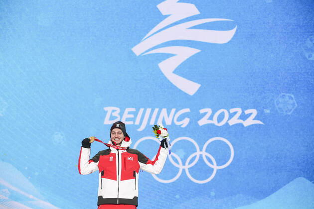 OLYMPICS - Winter Olympic Games, Olympische Spiele, Olympia, OS Beijing 2022 ZHANGJIAKOU,CHINA,10.FEB.22 - OLYMPICS, SNOWBOARDING - Winter Olympic Games Beijing 2022, Snowboard Cross, men, award ceremony. Image shows Alessandro Haemmerle (AUT). Keywords: medal.  GEPAxpictures xPatrickxSteiner