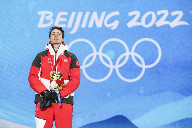 OLYMPICS - Winter Olympic Games, Olympische Spiele, Olympia, OS Beijing 2022 ZHANGJIAKOU,CHINA,10.FEB.22 - OLYMPICS, SNOWBOARDING - Winter Olympic Games Beijing 2022, Snowboard Cross, men, award ceremony. Image shows Alessandro Haemmerle (AUT). Keywords: medal.  GEPAxpictures xPatrickxSteiner