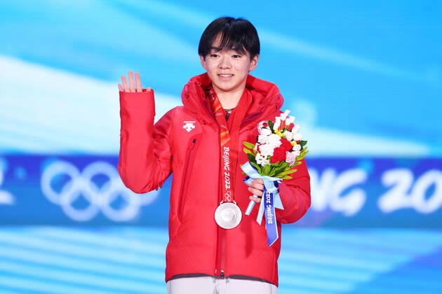Yuma Kagiyama (JPN), FEBRUARY 10, 2022 - Figure skating, Eiskunstlauf : Men s Medal Ceremony during the Beijing 2022 Olympic Winter games, Winterspiele,Spiele, Summer games at Beijing Medal Plaza in Beijing, China.  (180345802)