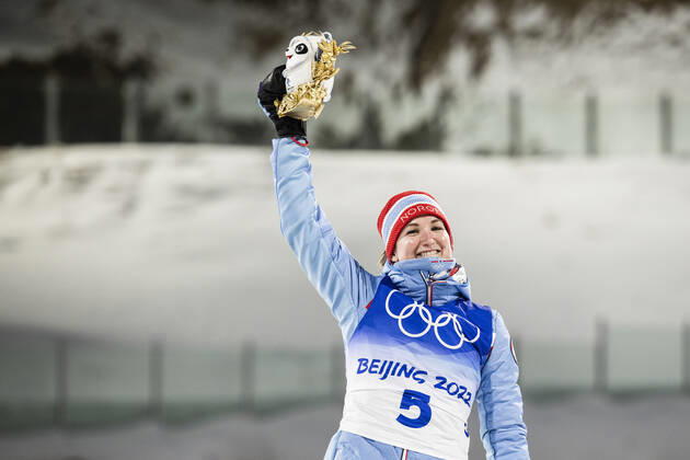 220211 Marte Olsbu Roiseland of Norway celebrates after competing in women s biathlon 7,5 km sprint during day 7 of the 2022 Winter Olympics on February 11, 2022 in Zhangjiakou. Photo: Vegard Grott BILDBYRAN kod VG VG0237 bbeng skidskytte biathlon skiskyting Olympic Games, Olympische Spiele, Olympia, OS olympics winter olympics os ol olympiska spel vinter-os olympiske leker peking peking 2022 beijing 2022 beijing 2022 olympic games beijing 2022 winter olympic games peking-os beijing-ol vinter-ol dam jubel norge Copyright: VEGARDxGRoTT BB220211VG103