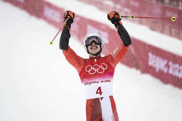 Sport Bilder des Tages 220213 Marco Odermatt of Switzerland celebrates after competing in men s alpine skiing giant slalom during day 9 of the 2022 Winter Olympics on February 13, 2022 in Yanqing. Photo: Maxim Thore BILDBYRAN kod MT MT0319 alpint alpine Olympic Games, Olympische Spiele, Olympia, OS olympics winter olympics os ol olympiska spel vinter-os olympiske leker peking peking 2022 beijing 2022 beijing 2022 olympic games beijing 2022 winter olympic games peking-os beijing-ol vinter-ol bbeng dag 9 storslalom jubel Copyright: MAXIMxTHORE BB220213MT049