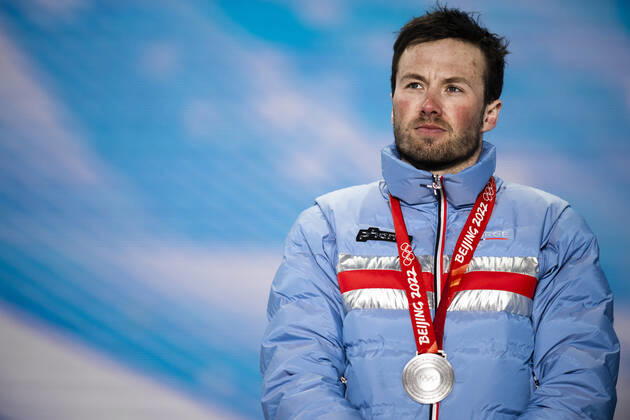 220213 Emil Iversen of Norway with his silver medal at the medal ceremony for men s cross-country skiing 4 x 10 km relay during day 9 of the 2022 Winter Olympics on February 13, 2022 in Zhangjiakou. Photo: Jon Olav Nesvold BILDBYRAN COP 217 JE0041 Olympic Games, Olympische Spiele, Olympia, OS olympics winter olympics os ol olympiska spel vinter-os olympiske leker peking peking 2022 beijing 2022 beijing 2022 olympic games beijing 2022 winter olympic games peking-os beijing-ol vinter-ol 9 bbeng norge Copyright: JONxOLAVxNESVOLD BB220213JE119