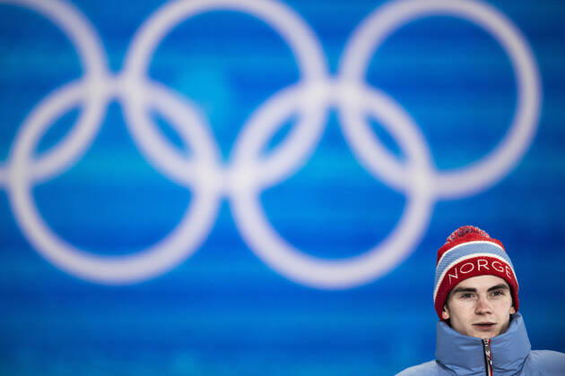220213 Marius Lindvik of Norway at the medal ceremony for men s Ski jumping, Skispringen, Ski, nordisch large hill individual during day 9 of the 2022 Winter Olympics on February 13, 2022 in Zhangjiakou. Photo: Jon Olav Nesvold BILDBYRAN COP 217 JE0041 Olympic Games, Olympische Spiele, Olympia, OS olympics winter olympics os ol olympiska spel vinter-os olympiske leker peking peking 2022 beijing 2022 beijing 2022 olympic games beijing 2022 winter olympic games peking-os beijing-ol vinter-ol 9 bbeng norge jubel guld Copyright: JONxOLAVxNESVOLD BB220213JE125