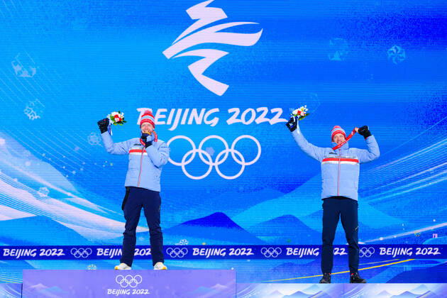 220214 Johannes Thingnes Bo and Tarjei Bo of Norway celebrate at the medal ceremony for men s biathlon 10 km sprint during day 10 of the 2022 Winter Olympics on February 14, 2022 in Zhangjiakou. Photo: Joel Marklund BILDBYRAN kod JM JM0284 bbeng Olympic Games, Olympische Spiele, Olympia, OS olympics winter olympics os ol olympiska spel vinter-os olympiske leker peking peking 2022 beijing 2022 beijing 2022 olympic games beijing 2022 winter olympic games peking-os beijing-ol vinter-ol medaljceremoni medaljeseremoni celebration jubel norge norway guld brons Copyright: JOELxMARKLUND BB220214JM021