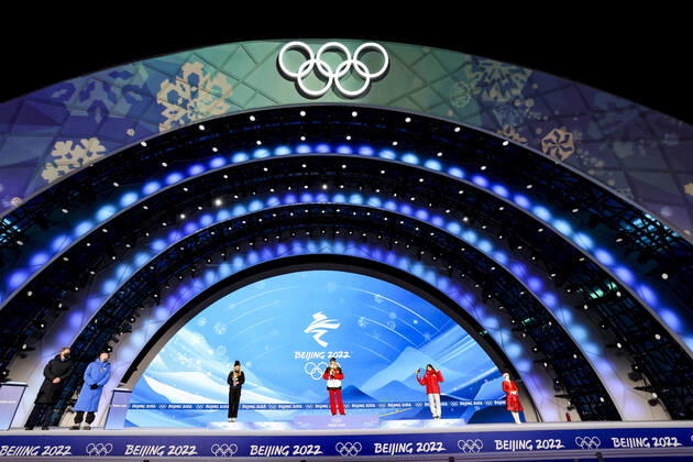 OLYMPICS - Winter Olympic Games, Olympische Spiele, Olympia, OS Beijing 2022 BEIJING,CHINA,15.FEB.22 - OLYMPICS, SNOWBOARDING - Winter Olympic Games Beijing 2022, Big Air, ladies, award ceremony. Image shows Zoi Sadowski Synnott (NZL), Anna Gasser (AUT) and Kokomo Murase (JPN). Keywords: medal. GEPAxpictures xPatrickxSteiner