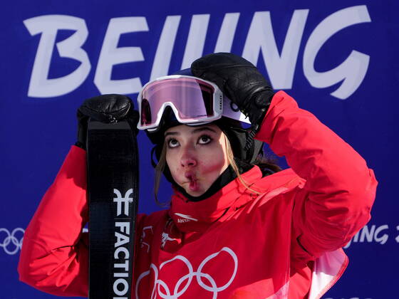 February 15, 2022, Zhangjiakou, China: China s EILEEN GU makes a face as she reacts to her result during the women s freestyle skiing slopestyle final at the Beijing Olympic Winter games, Winterspiele,Spiele, Summer games in Zhangjiakou, China. Gu won the silver medal. BEIJING 2022: Snowboard Women s  - ZUMAc35_ 20220215_zaf_c35_004 Copyright: xSeanxKilpatrickx