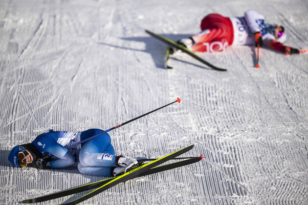 Bilder des Jahres 2022, Sport 02 Februar Sport Themen der Woche KW 07 Sport Bilder des Tages 220216 Lena Quintin of France and Monika Skinder of Poland after competing in women s cross-country skiing team sprint semifinal during day 12 of the 2022 Winter Olympics on February 16, 2022 in Zhangjiakou. Photo: Joel Marklund BILDBYRAN kod JM JM0288 bbeng skidor cross-country skiing langrenn Olympic Games, Olympische Spiele, Olympia, OS olympics winter olympics os ol olympiska spel vinter-os olympiske leker peking peking 2022 beijing 2022 beijing 2022 olympic games beijing 2022 winter olympic games peking-os beijing-ol vinter-ol dam sprint lagsprint Copyright: JOELxMARKLUND BB220216JM073