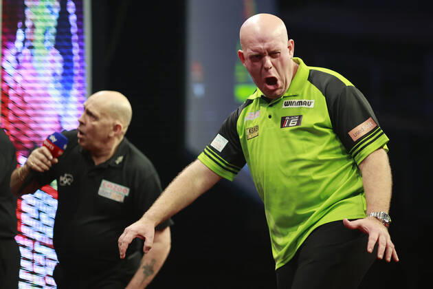 Bilder des Jahres 2022, Sport 02 Februar Sport Themen der Woche KW 07 Sport Bilder des Tages 17th February 2022; SSE Arena, Belfast, Northern Ireland; PDC Premier Darts League, Belfast: Michael "Mighty Mike" van Gerwen celebrates a leg win against Joe Cullen  ActionPlus12364902 GrahamxService