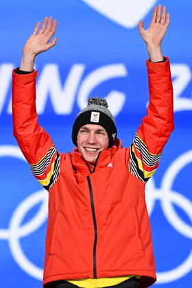 Belgian speed skater Bart Swings, winner of the gold medal celebrates on the podium of the medal ceremony of the men s mass start Speed skating, Eisschnelllauf event at the Beijing 2022 Winter Olympics in Beijing, China, Saturday 19 February 2022. Bart Swings won the gold medal. The winter Olympics are taking place from 4 February to 20 February 2022. LAURIExDIEFFEMBACQ  x11290101x