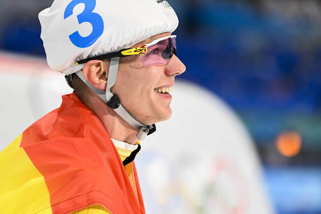 Belgian speed skater Bart Swings celebrates as he crosses the finish line to win the final of the men s mass start Speed skating, Eisschnelllauf event at the Beijing 2022 Winter Olympics in Beijing, China, Saturday 19 February 2022. The winter Olympics are taking place from 4 February to 20 February 2022. LAURIExDIEFFEMBACQ  x11327723x
