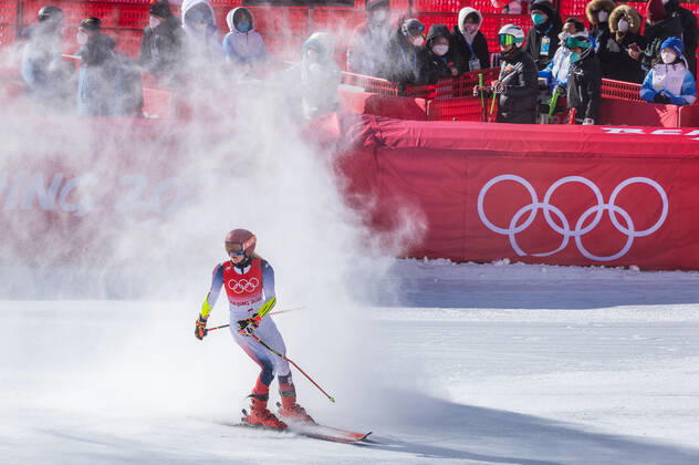 CHN, Olympische Winterspiele, Peking 2022 20.02.2022, National Alpine Ski Centre, Yanqing, CHN, Olympische Winterspiele, Peking 2022, Ski Alpin, Mixed Team Parallelslalom, im Bild Mikaela Shiffrin (USA) Mikaela Shiffrin (USA) during the Mixed Team Parallelslalom for the Winter Olympic Games, Olympische Spiele, Olympia, OS Beijing 2022. National Alpine Ski Centre in Yanqing, China on 2022 02 20. Yanqing China National Alpine Ski Centre