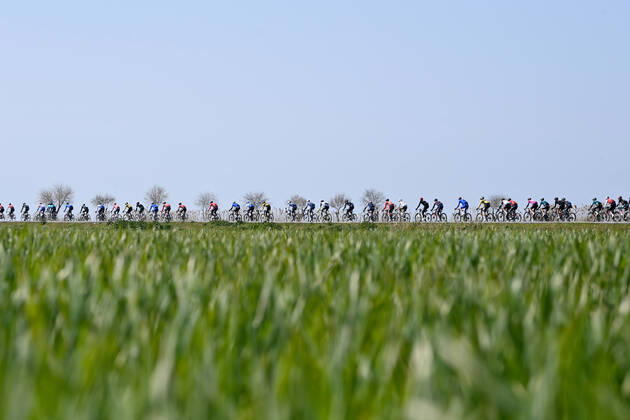 Bilder des Jahres 2022, Sport 03 März Sport Themen der Woche KW10 Sport Bilder des Tages Photo Fabio Ferrari - LaPresse March, 08 2022 Camaiore- Sovicille (Italy) Cycling 57 th Tirreno-Adriatico Eolo 2022 - Stage 2 - Camaiore - Sovicille. In the pic: a moment of the race  Copyright: xFabioxFerrari LaPressex
