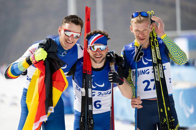 Bilder des Jahres 2022, Sport 03 März Sport Themen der Woche KW10 220309 Marco Maier of Germany, Benjamin Daviet of France and Grygorii Vovchynskyi of Ukraine after competing in men s Sprint Free Technique Standing final during day 5 of the 2022 Winter Paralympic Games on March 9, 2022 in Zhangjiakou. Photo: Simon Hastegard BILDBYRAN kod SH SH0263 skidor cross-country skiing langrenn paralympic games paralympics paralympiska spel paralympiske leker vinter-paralympics peking peking 2022 beijing 2022 beijing 2022 paralympic games 5 bbeng depp jubel Copyright: SIMONxHASTEGARD BB220309SH048