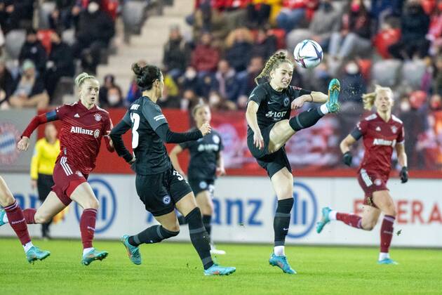 Sophia Kleinherne 4 (Eintracht Frankfurt), FC Bayern Frauen Muenchen vs. Eintracht Frankfurt, Flyeralarm Frauen-Bundesliga, 18.03.22 DFB regulations prohibit any use of photographs as image sequences and or quasi-video. (kolbert-press) Muenchen Bayern Deutschland