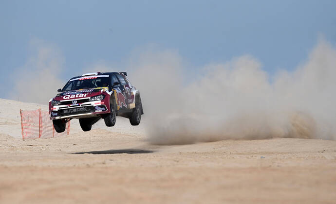 Bilder des Jahres 2022, Sport 03 März Sport Themen der Woche KW11 Sport Bilder des Tages (220319) -- AHMADI GOVERNORATE, March 19, 2022 -- Nasser S Al-Attiyah and Matthieu Baumel steer their rally car during the Kuwait International Rally, the 3rd round of FIA Middle East Rally Championship, in Ahmadi Governorate, Kuwait, on March 18, 2022. (Str Xinhua) (SP)KUWAIT-AHMADI GOVERNORATE-FIA MIDDLE EAST RALLY CHAMPIONSHIP-3RD ROUND-KUWAIT INTERNATIONAL RALLY Stringer 