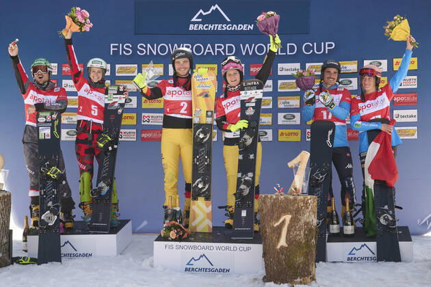 Berchtesgaden, Deutschland 20. März 2022: FIS Snowboard Weltcup Finale - 2021 2022 - Parallel Slalom - Berchtesgaden - 20.03.2022 Siegerehrung PS Team: v.li. Alexander Payer (AUT), Sabine Schoeffmann (AUT), Stefan Baumeister (GER), Ramona Hofmeister (GER), Maurizio Bormolini (ITA) und Elisa Caffont (ITA) Bischofswiesen Götschen Bayern Copyright: xFotostandx xWassmuthx