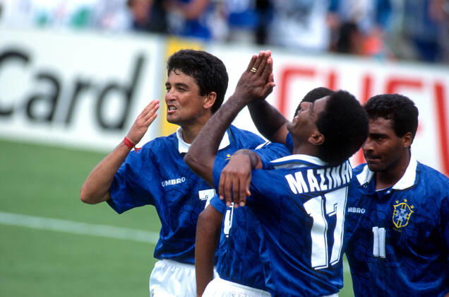 Holland v Brazil 9 July 1994 - FIFA World Cup, WM, Weltmeisterschaft, Fussball USA 1994 - Holland v Brazil - Bebeto of Brazil (left) celebrates scoring their 2nd goal - Photo: Mark Leech Offside. Dallas USA Copyright: xMarkxLeechx xOffsidexOffside