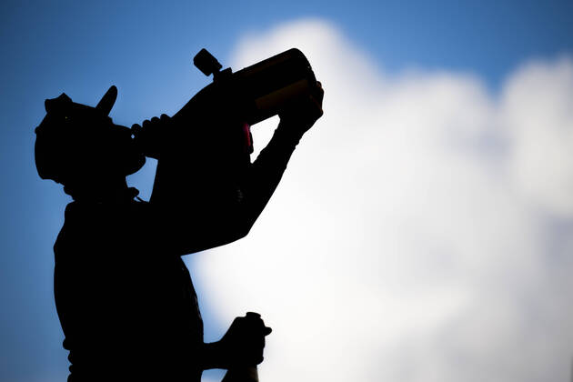 Bilder des Jahres 2022, Sport 04 April Sport Themen der Woche KW13 Sport Bilder des Tages Dutch Mathieu van der Poel of Alpecin-Fenix celebrates on the podium after winning the men s race of the Ronde van Vlaanderen - Tour des Flandres - Tour of Flanders one day cycling event, 272,5km from Antwerp to Oudenaarde, Sunday 03 April 2022. JASPERxJACOBS  x30569998x