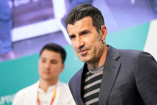Portuguese football legend Luis Figo performs a show-cooking by Epigen Healthy Bite during the Salon Gourmets 2022. April 26, 2022. (2022042640)