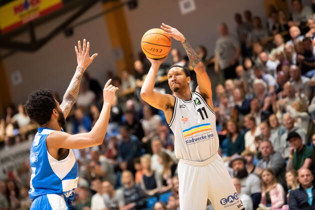 BARMER 2. Basketsball Bundesliga ProA Saison 2021 2022 Playoff Viertelfinale Spiel 5 am 01.5.22 Medipolis SC Jena vs Uni Baskets Paderborn Sparkassen Arena