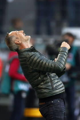 Sport Bilder des Tages Mönchengladbach, Deutschland, 1. Fussball Bundesliga, 32.Spieltag Borussia Mönchengladbach : RB Leipzig 3:1 02.05. 2022 im Borussia Park in Mönchengladbach Trainer Adi HÜTTER (HUETTER) (MG)