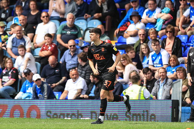 Sky Bet Championship Peterborough v Blackpool Luke Mariette 37 of Blackpool makes his club debut Peterborough Weston Homes Stadium Cambridgeshire United Kingdom Copyright: xMarkxCosgrove NewsxImagesx