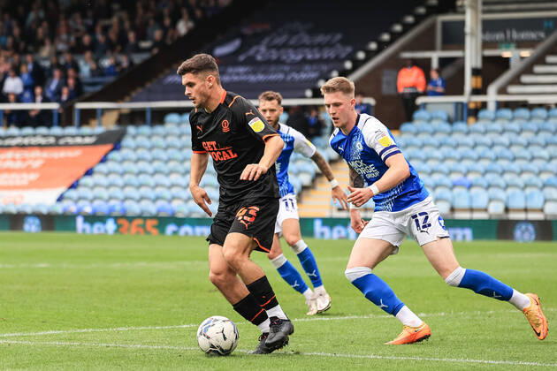 Sky Bet Championship Peterborough v Blackpool Jake Daniels 43 of Blackpool in action during the game Peterborough Weston Homes Stadium Cambridgeshire United Kingdom Copyright: xMarkxCosgrove NewsxImagesx