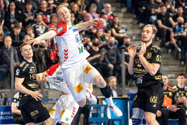 Bilder des Jahres 2022, Sport 05 Mai Sport Themen der Woche KW18 Sport Bilder des Tages Omar Ingi Magnusson (SC Magdeburg, 14), HC Erlangen vs. SC Magdeburg, Handball, Bundesliga, 29. Spieltag, 07.05.2022 HC Erlangen vs. SC Magdeburg, Handball, Bundesliga, 29. Spieltag, 07.05.2022 Nuernberg Copyright: xEIBNER GuenerxSantemizx HCE_GSZ