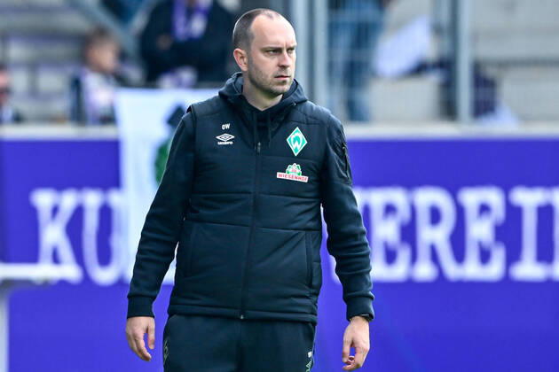 Fußball: 2. Bundesliga, Saison 2021 2022, 33. Spieltag, FC Erzgebirge Aue - SV Werder Bremen am 08.05.2022 in Erzgebirgsstadion in Aue-Bad Schlema. -TK- Bremens Trainer Ole Werner schaut konzentriert. DFL REGULATIONS PROHIBIT ANY USE OF PHOTOGRAPHS AS IMAGE SEQUENCES AND OR QUASI-VIDEO. Copyright: xTeresaxKrögerx