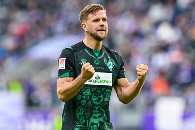 Fußball: 2. Bundesliga, Saison 2021 2022, 33. Spieltag, FC Erzgebirge Aue - SV Werder Bremen am 08.05.2022 in Erzgebirgsstadion in Aue-Bad Schlema. -TK- Bremens Niclas Füllkrug jubelt nach seinem Tor zum 2:0 DFL REGULATIONS PROHIBIT ANY USE OF PHOTOGRAPHS AS IMAGE SEQUENCES AND OR QUASI-VIDEO. Copyright: xTeresaxKrögerx