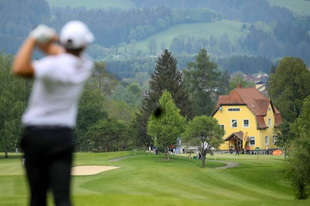 GOLF - Goesser Open 2022 MARIA LANKOWITZ,AUSTRIA,13.MAY.22 - GOLF - Alps Tour, Goesser Open, GC Erzherzog Johann. Image shows Borja Martin (ESP) and a general view of club house. GEPAxpictures xMaticxKlansek