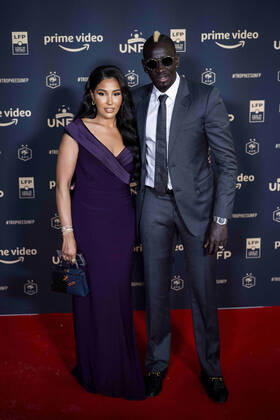 Fußball, Trophees UNFP Verleihung in Paris Mamadou Sakho et sa femme FOOTBALL : 30e Ceremonie des Trophees UNFP - Paris - 15 05 2022 JBAutissier Panoramic 