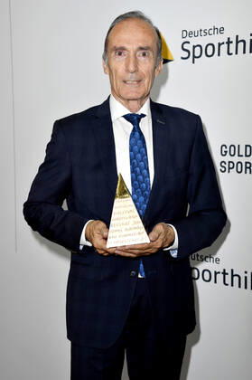 Eberhard Gienger bei der Verleihung der Goldenen Sportpyramide 2022 in der Hauptstadtrepräsentanz der Deutschen Telekom AG. Berlin, 20.05.2022