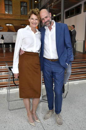 Heike Henkel mit Ehemann Paul Meier bei der Verleihung der Goldenen Sportpyramide 2022 in der Hauptstadtrepräsentanz der Deutschen Telekom AG. Berlin, 20.05.2022