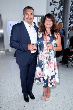 Georg Hackl mit Freundin Kornelia Koller bei der Verleihung der Goldenen Sportpyramide in der Telekom Hauptstadtrepräsentanz in Berlin. Copyright: Eventpress Golejewski 20.05.2022