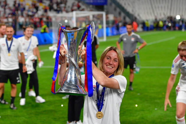 FC Barcelona, Barca v Olympique Lyon, UEFA Women?s Champions League final, football, Turin, Italy Turin, Italy. 21st, May 2022. Head caoch Sonia Bompastor of Olympique Lyon seen with the Champions League trophy celebrating the victory after the UEFA Women?s Champions League final between Barcelona and Olympique Lyon at Juventus Stadium in Turin. Turin Italy Copyright: xGonzalesxPhoto TommasoxFimianox